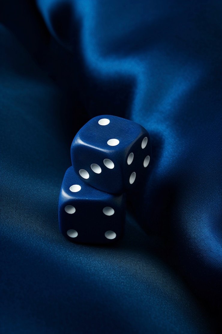 মোবাইলে ভিডিও স্লটস গাইড পড়ার দৃশ্য